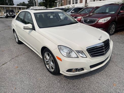 Used 2011 Mercedes-Benz E 350 4MATIC Sedan image 3
