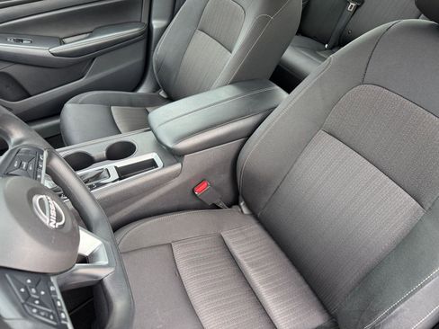 Used 2025 Nissan Altima 2.5 SV image 36