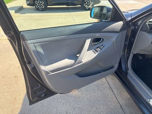 Used 2011 Toyota Camry LE w/ LE Extra-Value Pkg image 11