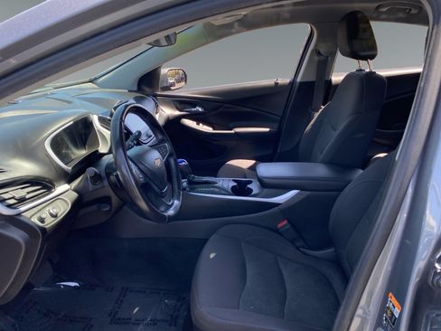Used 2018 Chevrolet Volt LT w/ Comfort Package FWD image 9