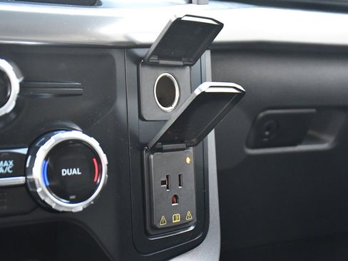 Used 2023 Ford F150 Lariat w/ Equipment Group 502A High image 30