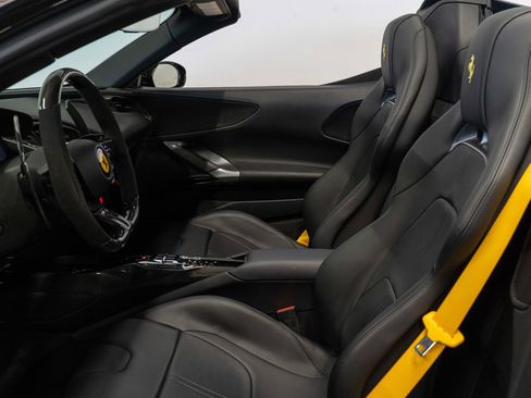 Used 2025 Ferrari SF90 Spider AWD/4WD image 4