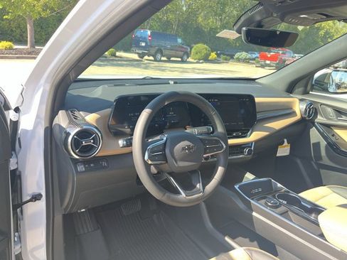 New 2026 Chevrolet Equinox ACTIV w/ Convenience Package III image 10