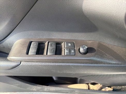 Used 2023 Toyota Camry SE FWD image 16