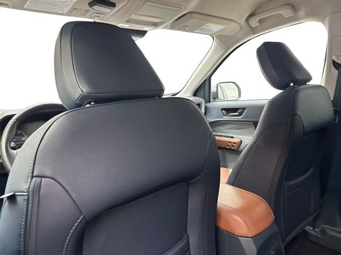 Used 2023 Ford Maverick Lariat w/ Lariat Luxury Package FWD image 38