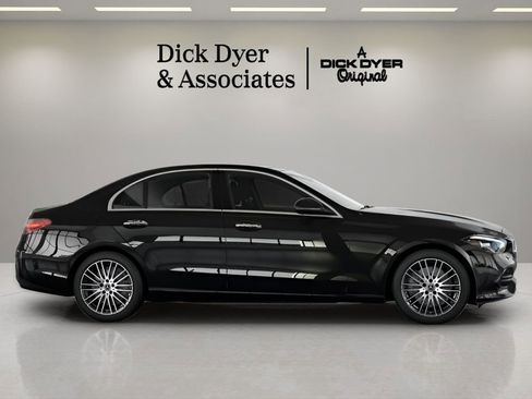 Used 2025 Mercedes-Benz C 300 Sedan image 4