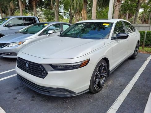 Used 2023 Honda Accord Sport image 2