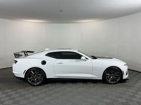 Used 2020 Chevrolet Camaro ZL1 RWD image 4