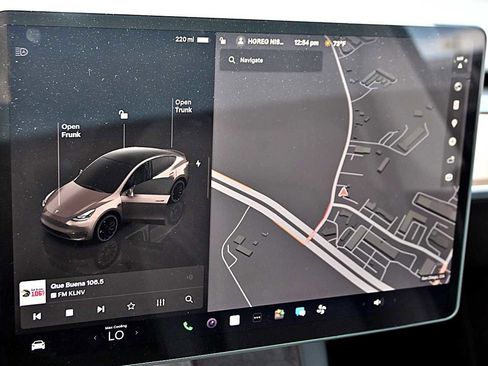 Used 2022 Tesla Model Y Performance image 23