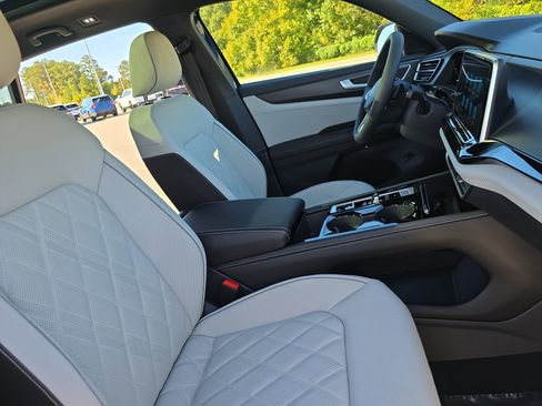 New 2026 Volkswagen Atlas Cross Sport SEL Premium R-Line image 10