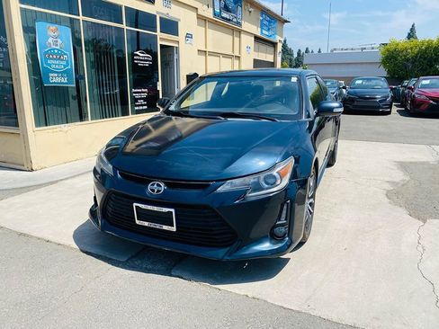 Used 2015 Scion tC FWD image 9