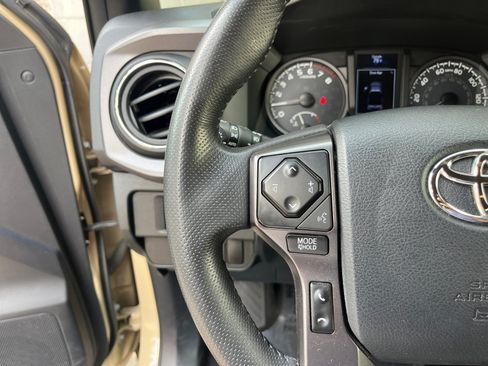 Used 2019 Toyota Tacoma TRD Off-Road w/ Technology Package AWD/4WD image 15