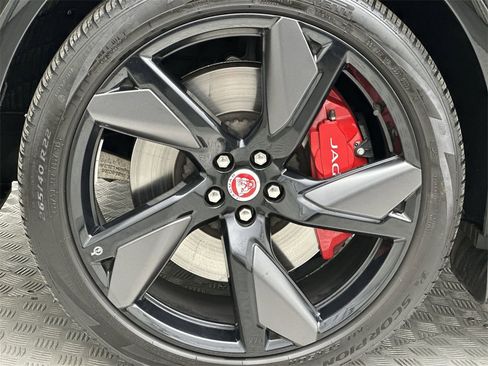 Used 2023 Jaguar F-PACE SVR image 10