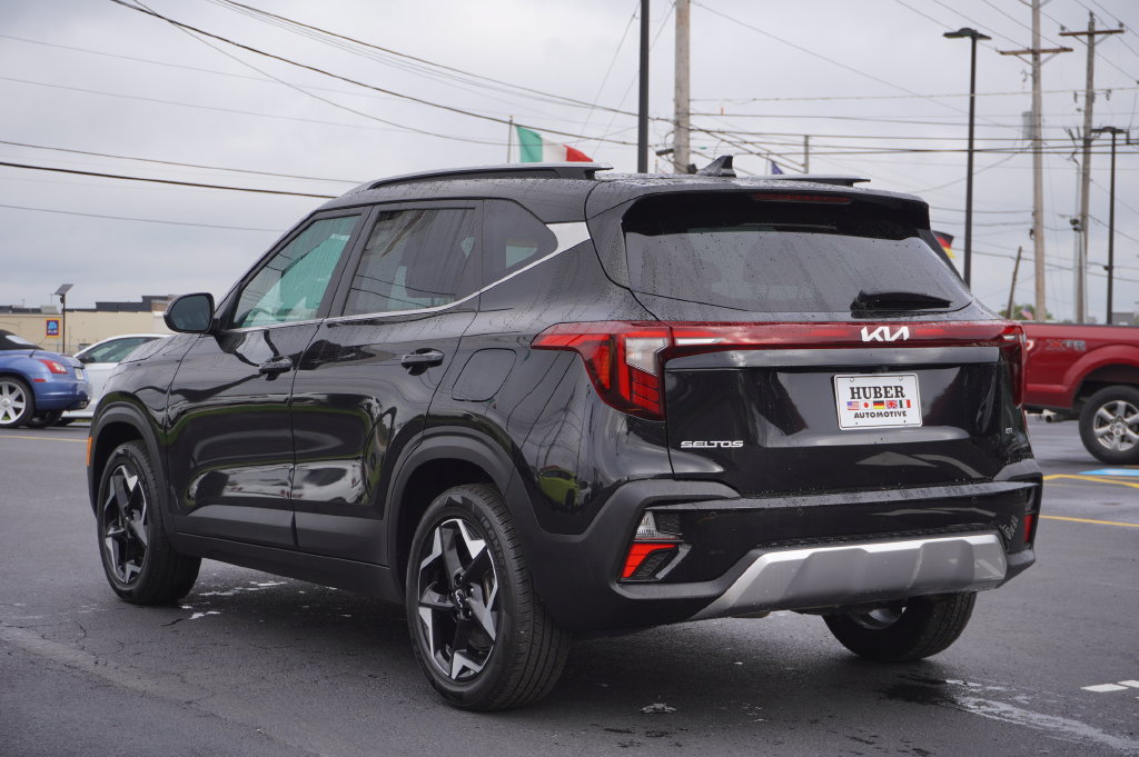 Used 2025 Kia Seltos EX AWD/4WD image 5