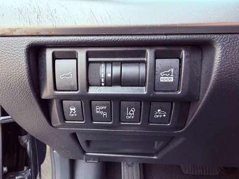 Used 2018 Subaru Outback 2.5i Limited image 23