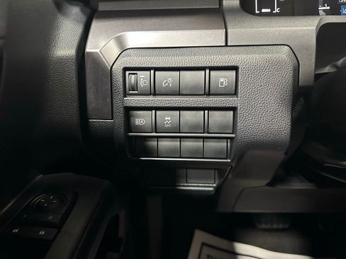 Used 2025 Toyota 4Runner SR5 image 17