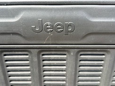 Used 2023 Jeep Wrangler Unlimited w/ Convenience Group AWD/4WD image 29