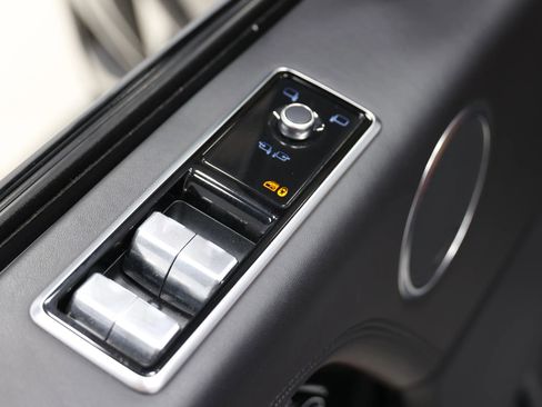 Used 2020 Land Rover Range Rover SV Autobiography Dynamic image 12