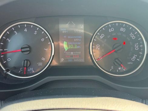 Used 2022 Toyota RAV4 LE w/ Carpet Mat Package (TMS) AWD/4WD image 28