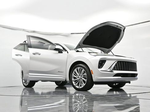 Certified 2024 Buick Envision Avenir image 58