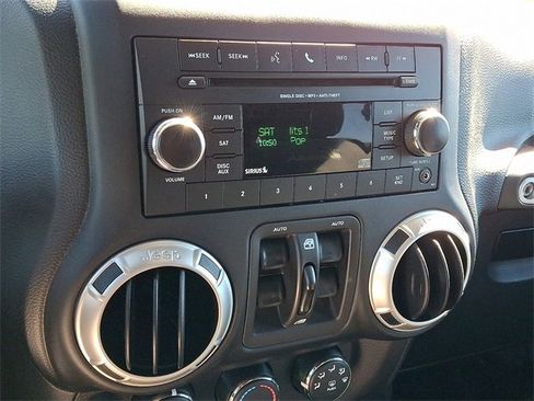 Used 2017 Jeep Wrangler Unlimited Sahara w/ Connectivity Group image 21