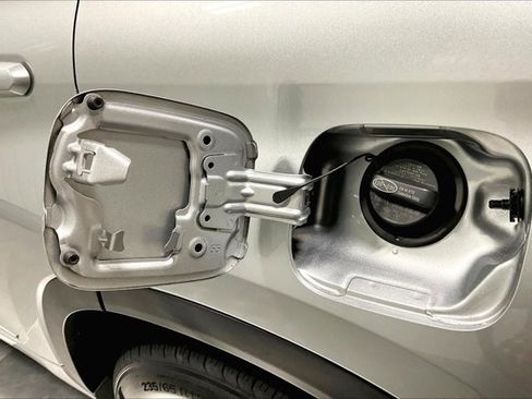 Used 2023 Toyota Highlander XLE AWD/4WD image 43