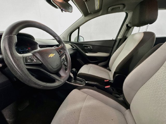 Used 2021 Chevrolet Trax LS w/ Tint and Cruise Package FWD image 18