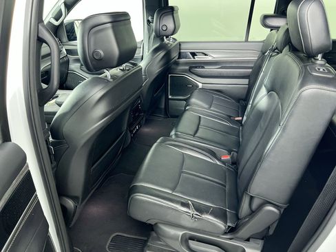 Used 2024 Jeep Wagoneer L Series II w/ Flexible Seating Group image 27