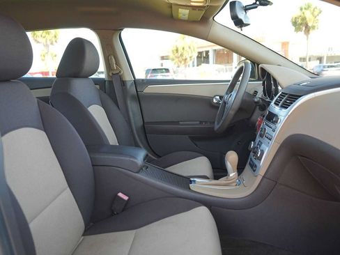 Used 2010 Chevrolet Malibu LS FWD image 15