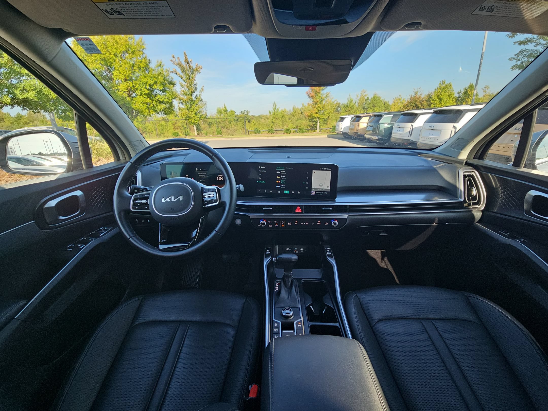 Used 2025 Kia Sorento EX w/ Panoramic Sunroof Package FWD image 10