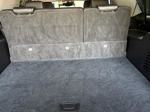 Used 2018 Chevrolet Suburban Premier image 21