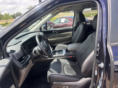 Used 2026 Kia Carnival FWD image 29