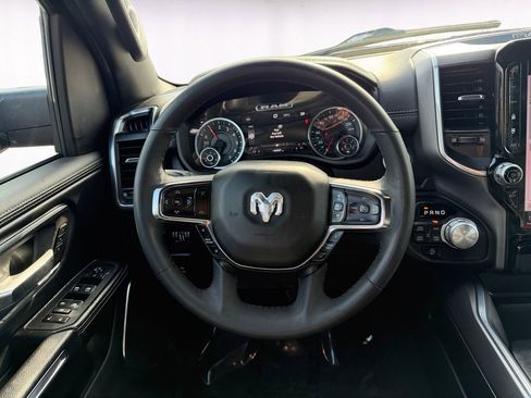 Used 2025 RAM 1500 Laramie image 12