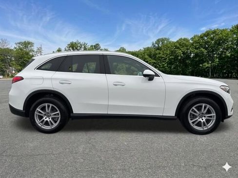 Used 2025 Mercedes-Benz GLC 300 4MATIC image 10