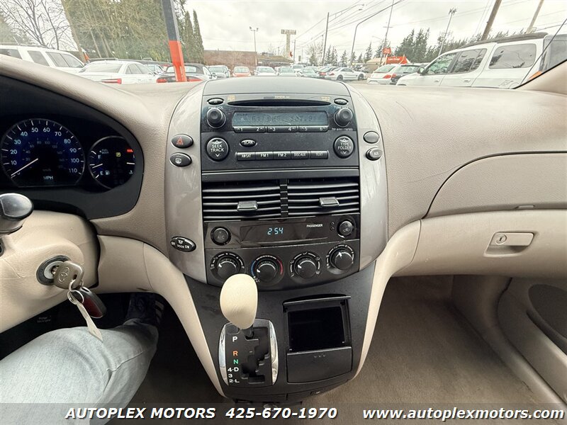 Used 2008 Toyota Sienna LE w/ Towing Prep Pkg AWD/4WD image 15