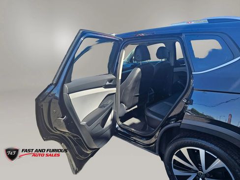 Used 2022 Volkswagen Taos SE FWD image 10