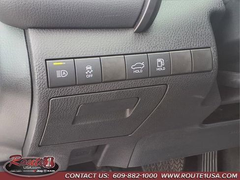 Used 2023 Toyota Camry SE image 21