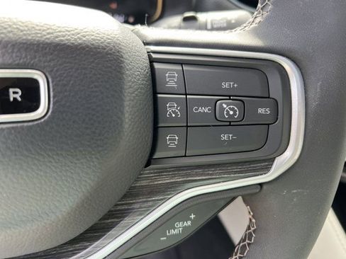 Used 2024 Jeep Wagoneer Series III w/ Premium Group I image 45