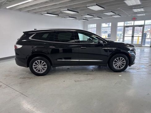 Used 2023 Buick Enclave Essence image 14