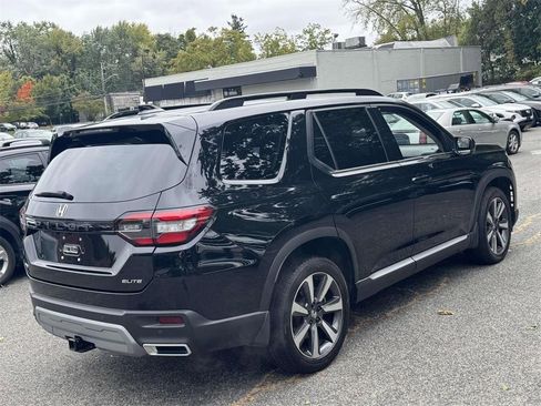 Used 2023 Honda Pilot Elite image 7