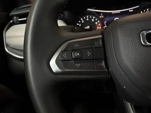 Used 2025 Jeep Compass Limited AWD/4WD image 35
