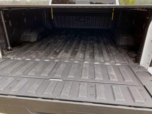 Used 2025 Chevrolet Silverado 2500 LTZ w/ LTZ Premium Package image 12