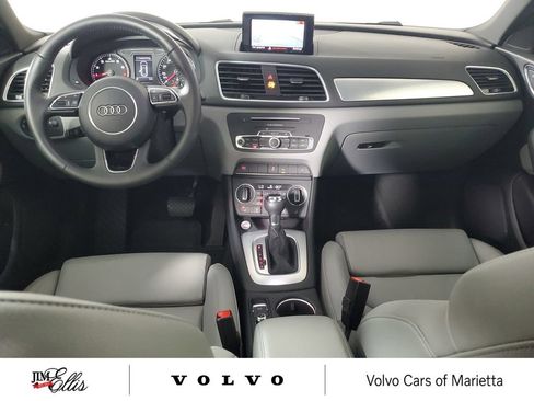 Used 2018 Audi Q3 2.0T Premium w/ Convenience Package FWD image 16