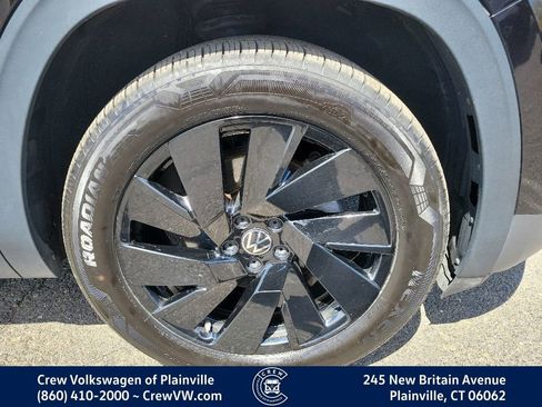 Used 2024 Volkswagen Atlas SE AWD/4WD image 21