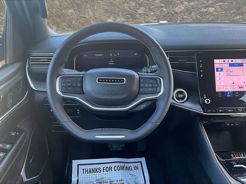 Used 2024 Jeep Wagoneer Series III image 5