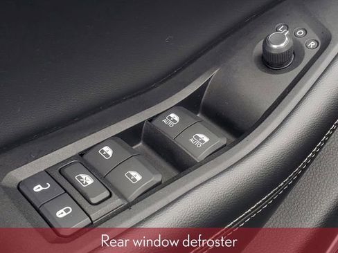 Used 2023 Jeep Grand Cherokee Limited AWD/4WD image 17