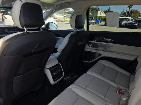 New 2026 Lincoln Nautilus Black Label AWD/4WD image 11