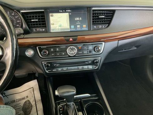 Used 2018 Kia Cadenza Technology image 22