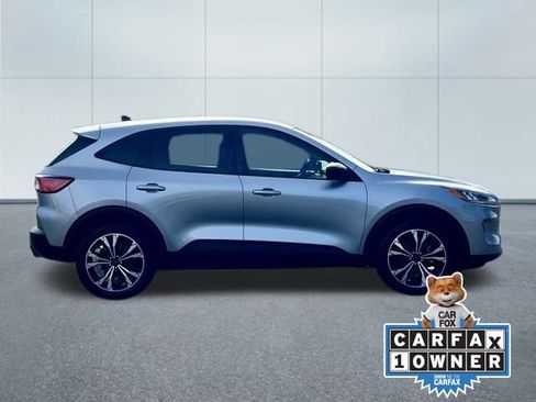 Used 2022 Ford Escape SE w/ SE Sport Appearance Package image 18