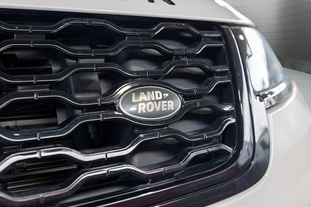 Used 2021 Land Rover Range Rover Velar R-Dynamic HSE AWD/4WD image 17